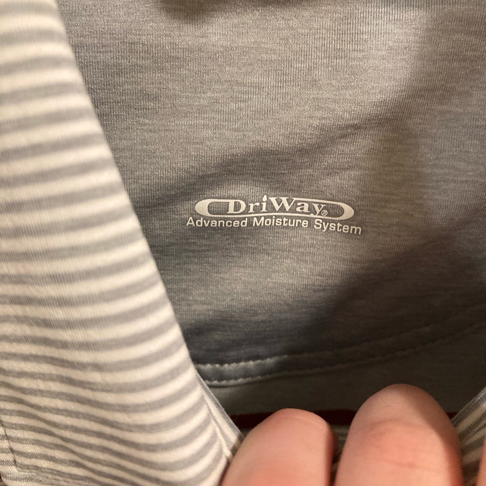 🌟2/$20 Tour play mens top - Picture 8 of 10